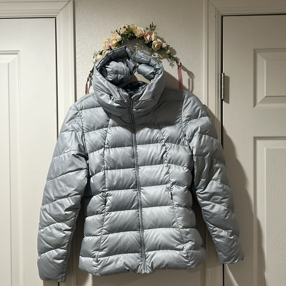 Patagonia Women's Downtown Puffer Jacket - Picture 2 of 6